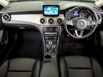 Used Mercedes-Benz GLA 2018 for sale - 78994777: Photo