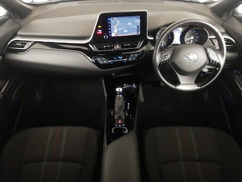 Used Toyota C-HR 2022 for sale - 76199227: Photo 2