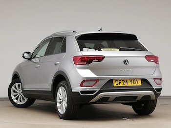 Used Volkswagen T-Roc 2024 for sale - 75542442: Photo