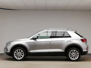 Used Volkswagen T-Roc 2024 for sale - 75542442: Photo