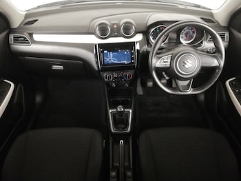 Used Suzuki Swift 2018 for sale - 76213523: Photo 2