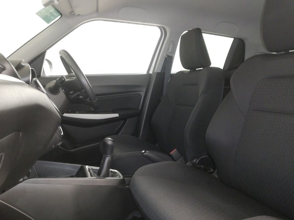 Used Suzuki Swift 2018 for sale - 76213523: Photo 5