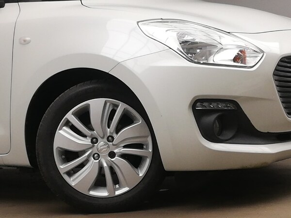 Used Suzuki Swift 2018 for sale - 76213523: Photo 9
