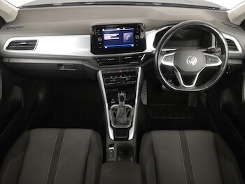 Used Volkswagen T-Roc 2023 for sale - 77689639: Photo