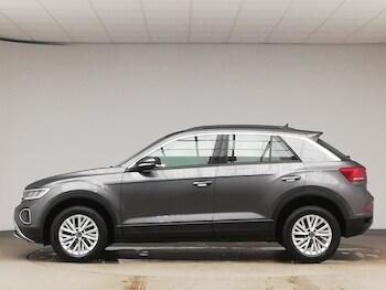 Used Volkswagen T-Roc 2023 for sale - 77689639: Photo