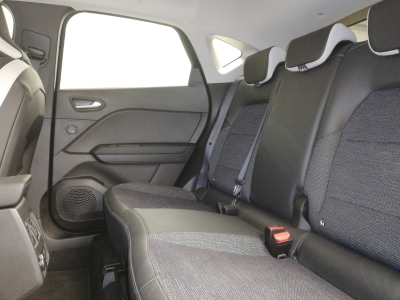 Used Renault Captur 2024 for sale - 77956607: Photo 6