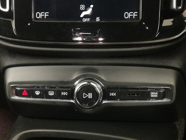 Used Volvo XC40 2021 for sale - 76254459: Photo 14