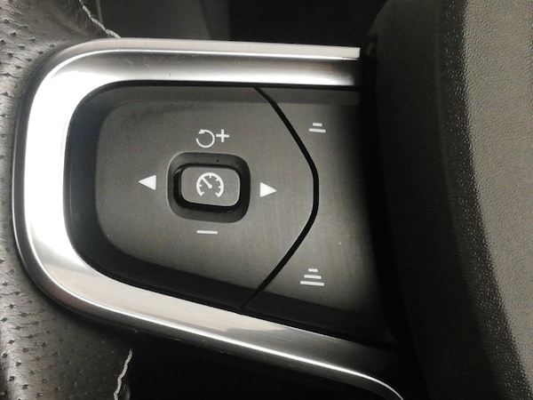 Used Volvo XC40 2021 for sale - 76254459: Photo 16