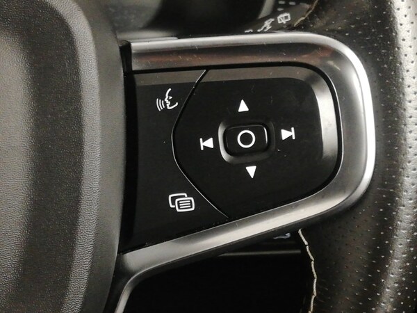 Used Volvo XC40 2021 for sale - 76254459: Photo 17