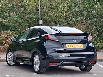 Used Honda Civic 2017 for sale - 79555413: Photo