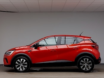 Used Renault Captur 2023 for sale - 78693020: Photo