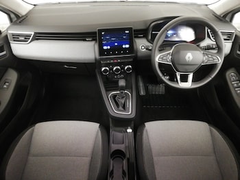 Used Renault Clio 2025 for sale - 76103164: Photo 2