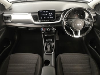 Used Kia Stonic 2022 for sale - 76120860: Photo 2