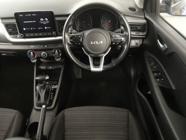 Used Kia Stonic 2022 for sale - 76120860: Photo 7