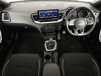 Used Kia Ceed 2023 for sale - 76144656: Photo 2