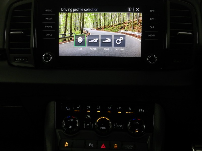 Used Skoda Karoq 2024 for sale - 76331752: Photo 17