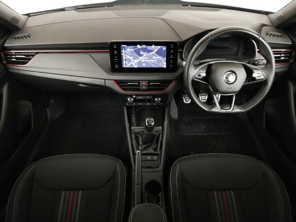 Used Skoda Kamiq 2024 for sale - 75731865: Photo 2
