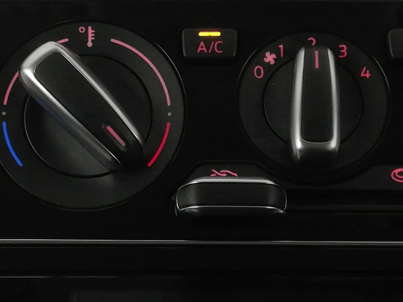 Used Volkswagen up! 2018 for sale - 77536598: Photo 14