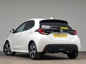 Used Toyota Yaris 2024 for sale - 79811363: Photo