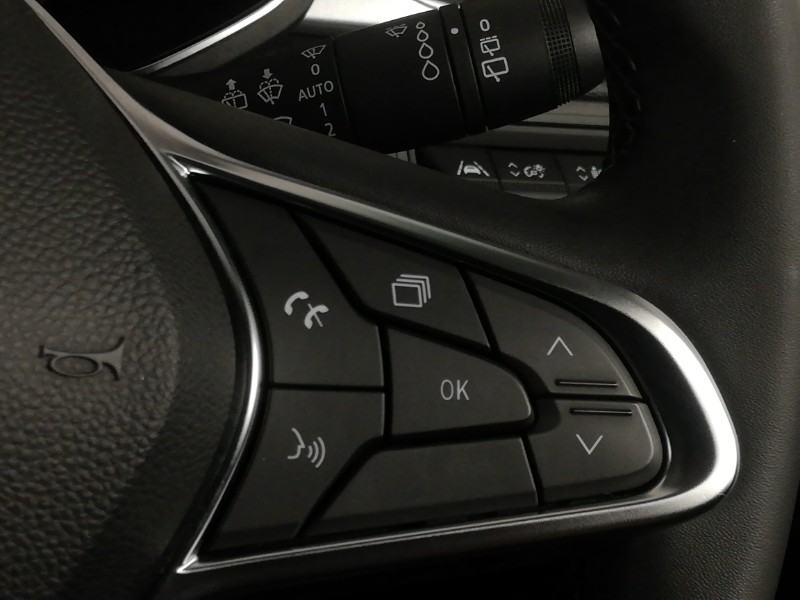 Used Renault Captur 2023 for sale - 76907219: Photo 19