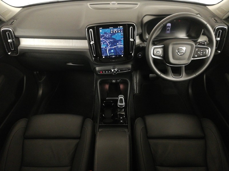 Used Volvo XC40 2024 for sale - 76533421: Photo 2