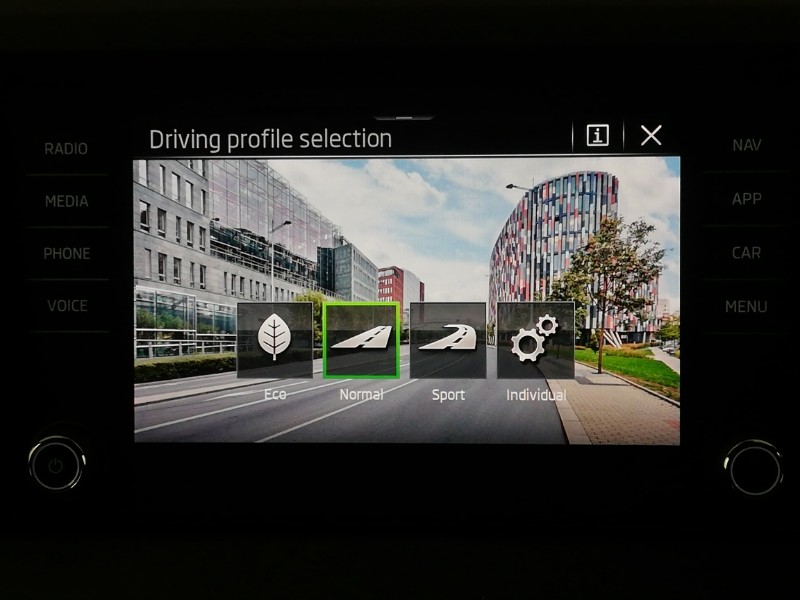 Used Skoda Karoq 2023 for sale - 77623785: Photo 16