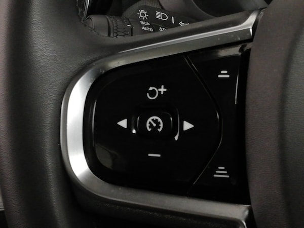 Used Volvo XC60 2023 for sale - 76262179: Photo 16