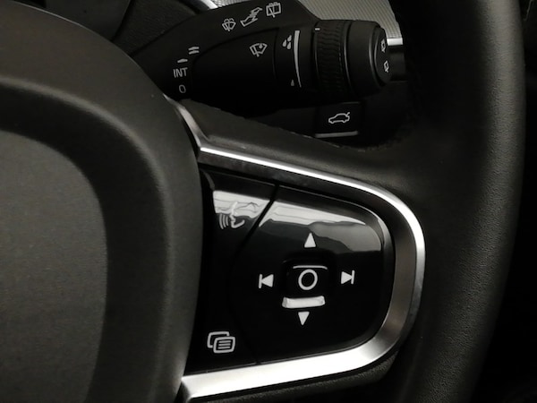 Used Volvo XC60 2023 for sale - 76262179: Photo 17