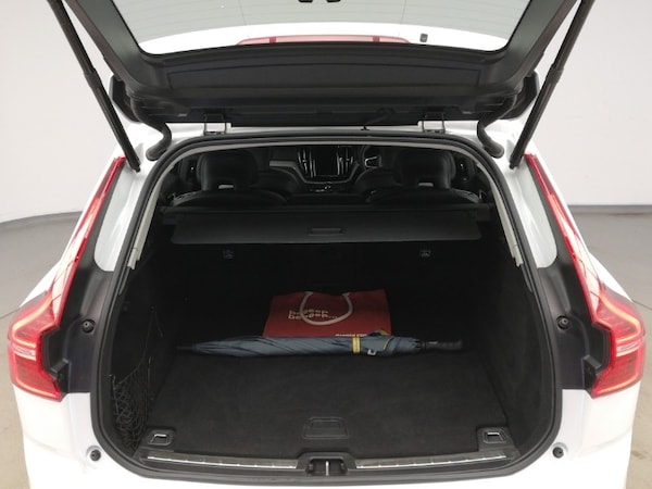 Used Volvo XC60 2023 for sale - 76262179: Photo 8
