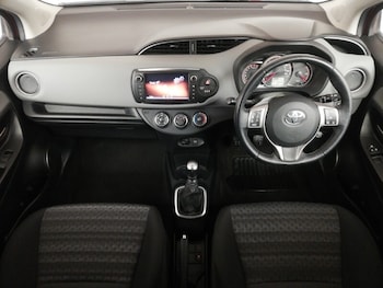 Used Toyota Yaris 2016 for sale - 76834268: Photo