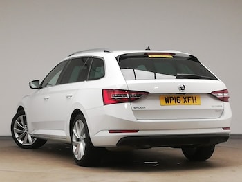 Used Skoda Superb 2016 for sale - 77338602: Photo