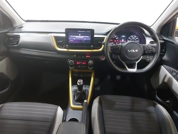 Used Kia Stonic 2023 for sale - 77058079: Photo