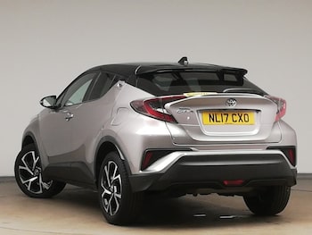 Used Toyota C-HR 2017 for sale - 76145111: Photo 3