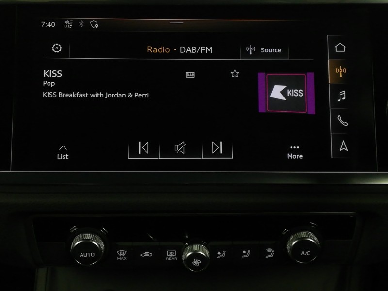 Used Audi Q3 2019 for sale - 76289619: Photo 12