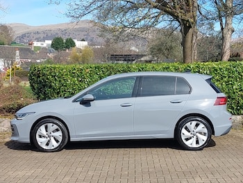 Used Volkswagen Golf 2024 for sale - 78757107: Photo