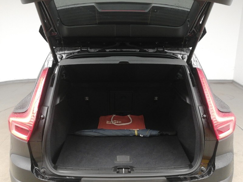 Used Volvo XC40 2023 for sale - 78040720: Photo 8