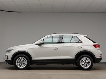 Used Volkswagen T-Roc 2023 for sale - 78342973: Photo