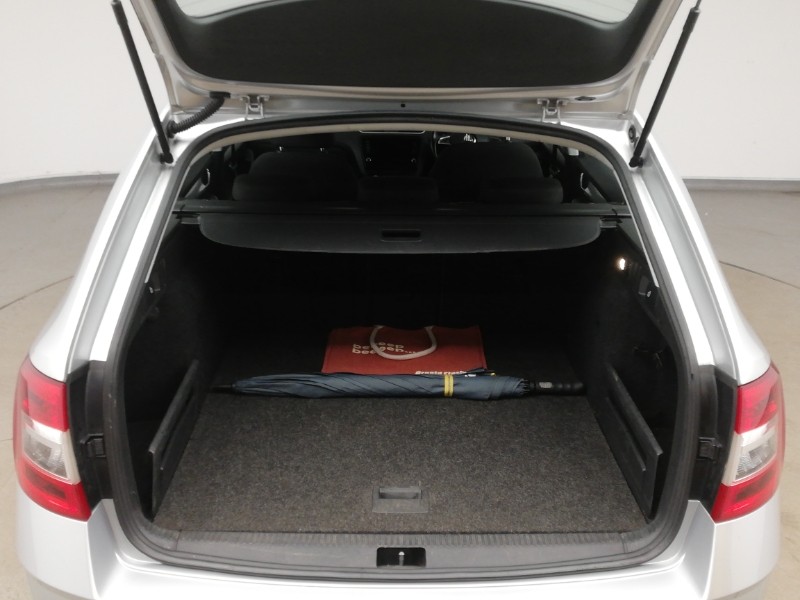 Used Skoda Octavia 2018 for sale - 77832433: Photo 8