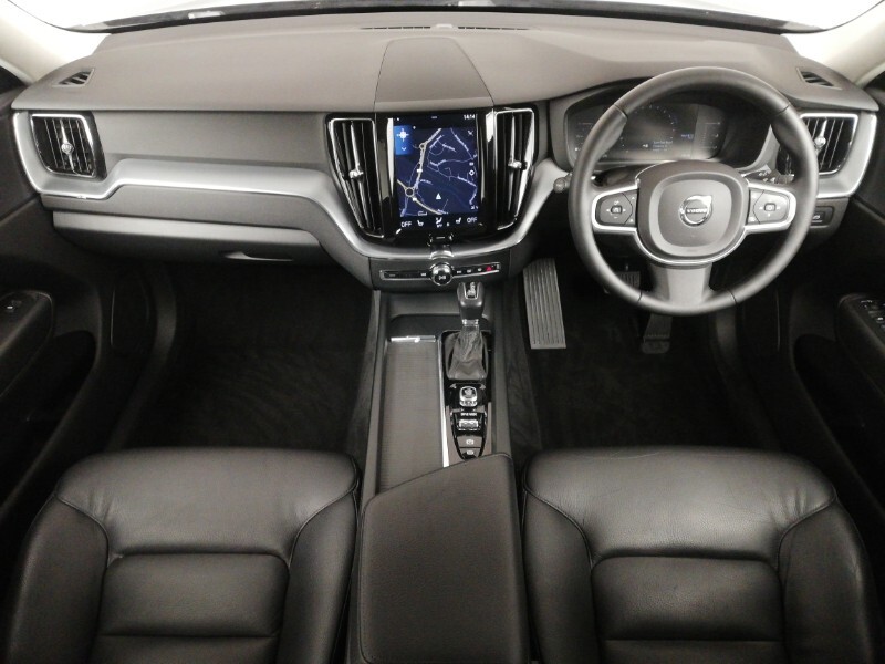 Used Volvo XC60 2018 for sale - 77126445: Photo 2