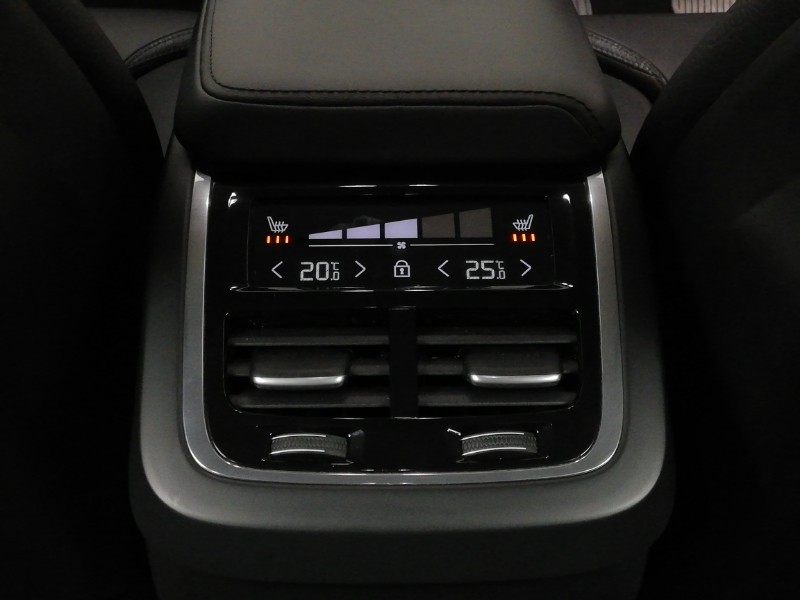 Used Volvo XC60 2023 for sale - 77252436: Photo 17