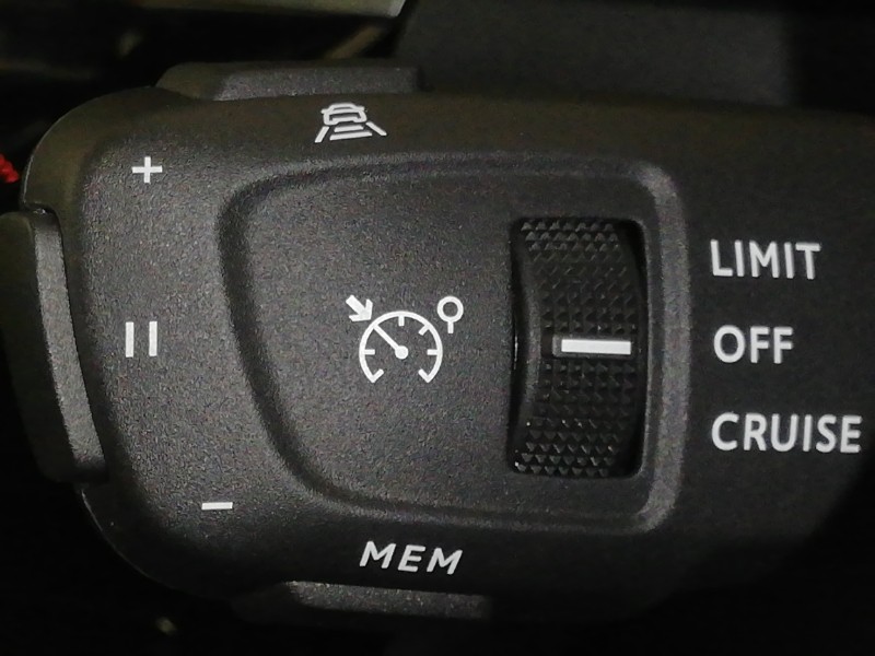 Used Peugeot 2008 2023 for sale - 78033519: Photo 18