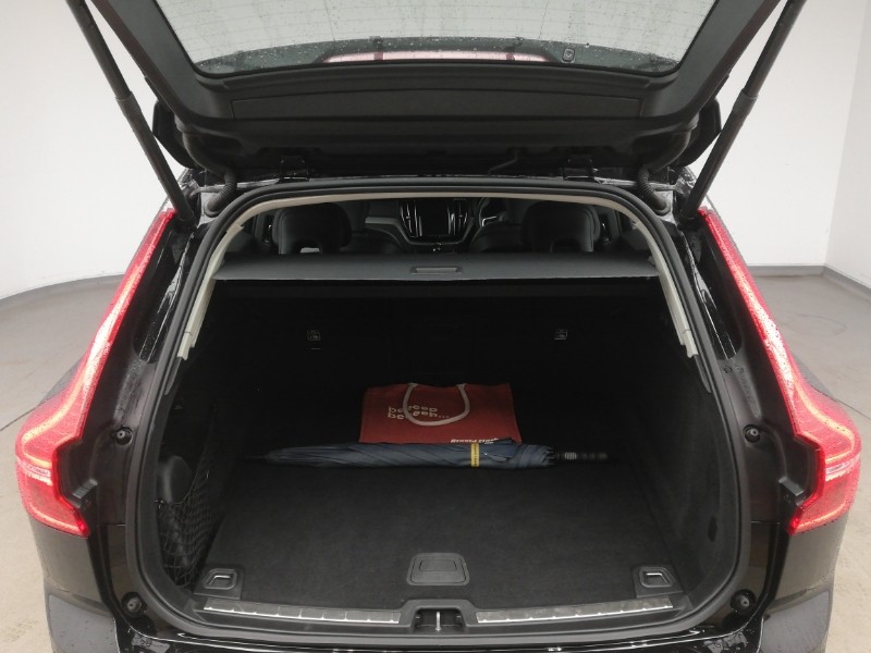 Used Volvo XC60 2023 for sale - 77252433: Photo 8