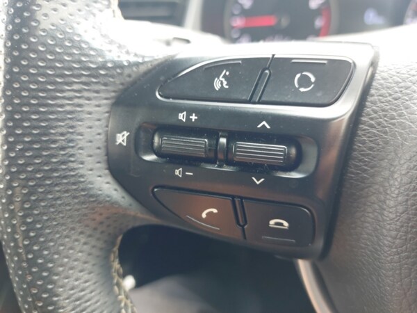 Used Kia Stonic 2018 for sale - 76221059: Photo 15