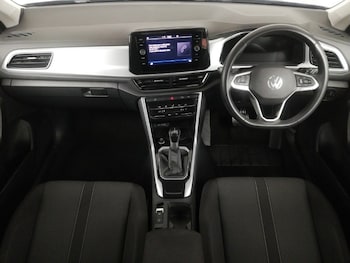 Used Volkswagen T-Roc 2023 for sale - 75634020: Photo