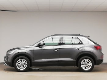 Used Volkswagen T-Roc 2023 for sale - 75634020: Photo