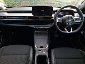 Used Jeep Avenger 2024 for sale - 79610633: Photo
