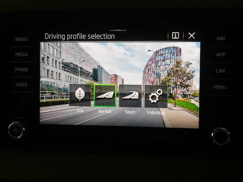 Used Skoda Karoq 2024 for sale - 77265809: Photo 15