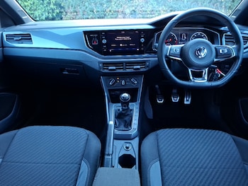 Used Volkswagen Polo 2018 for sale - 79573383: Photo