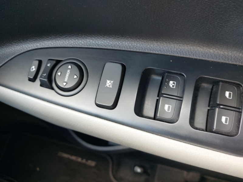 Used Kia Stonic 2018 for sale - 76393231: Photo 13