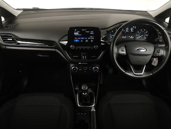 Used Ford Fiesta 2017 for sale - 76507132: Photo